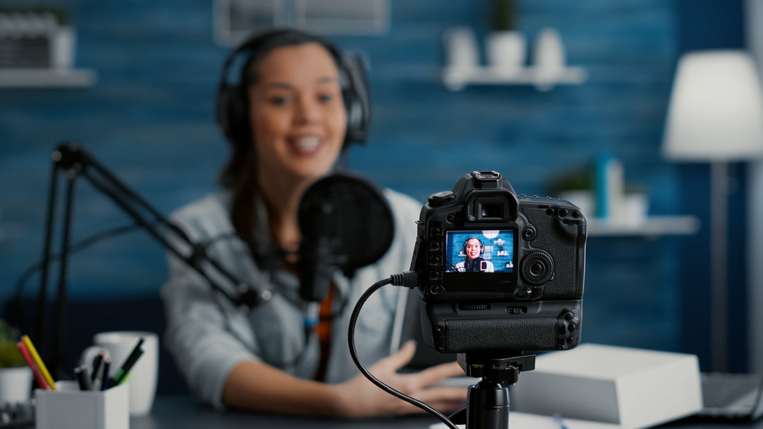 ¿Audio o video? Por qué tu podcast necesita cámara en 2026